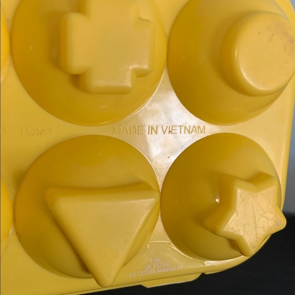 Tomy Eggs in Carton Toy - Picture 6 of 7